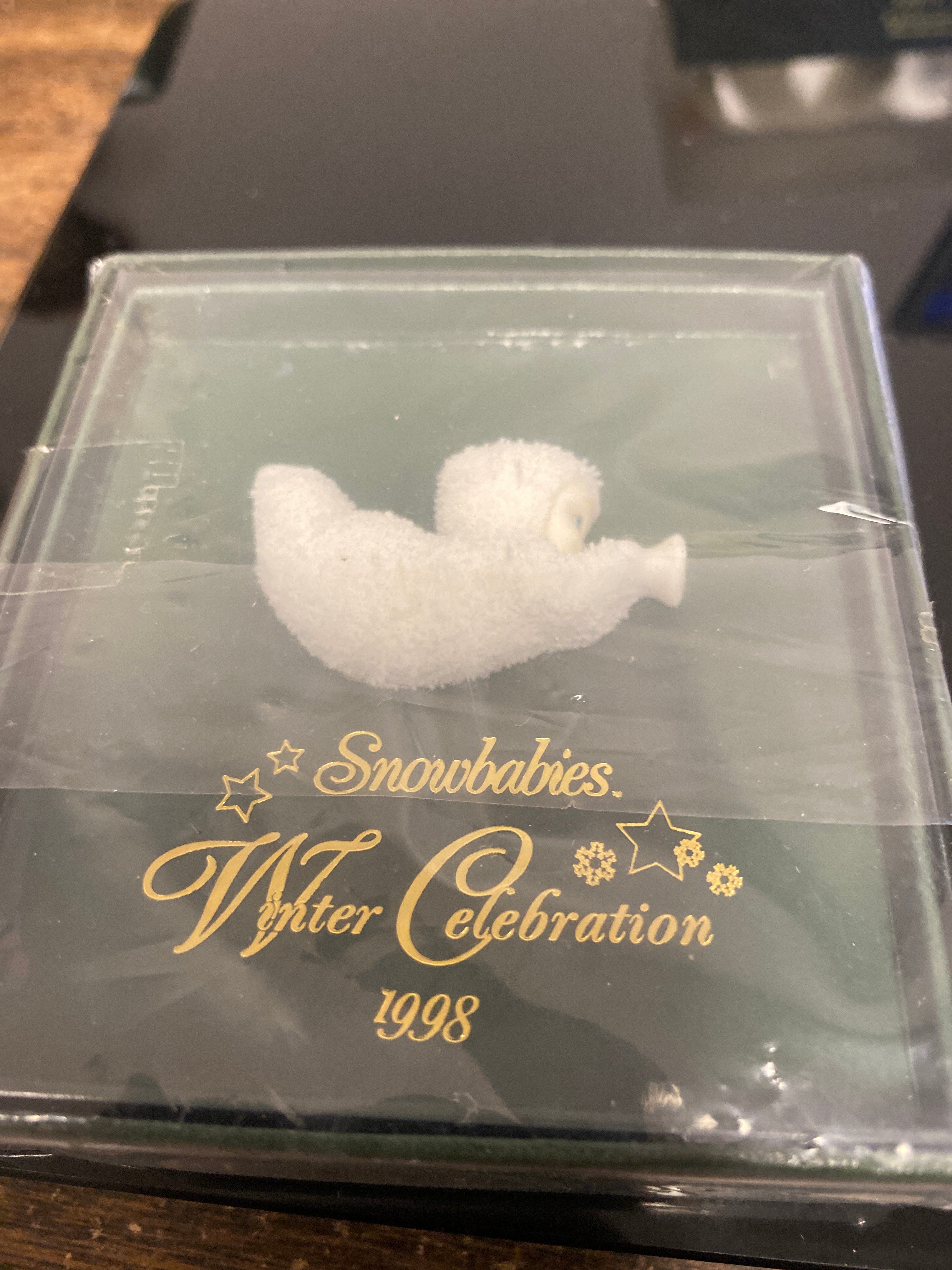 Snowbabies "1998 Winter Celebration Friendship Pin"