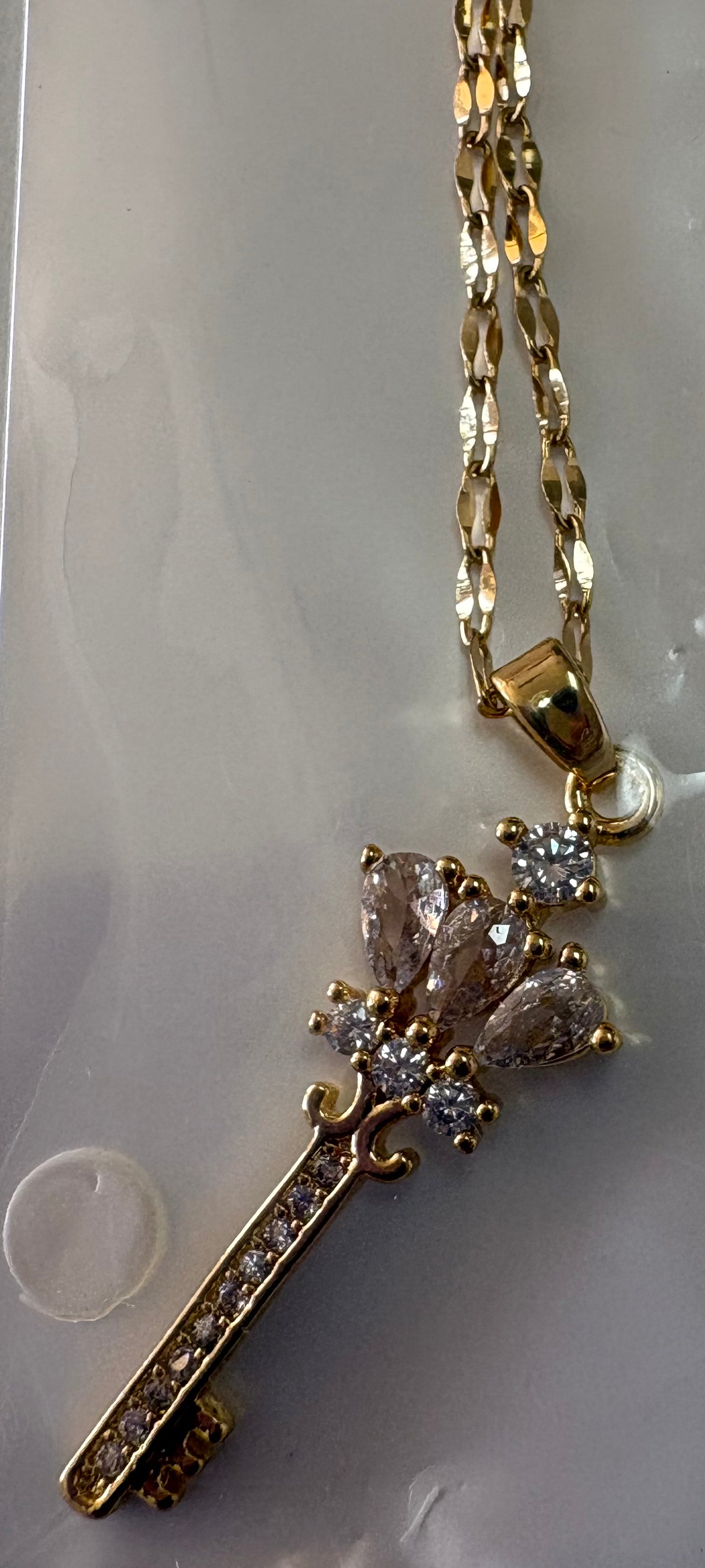 Luxury Gold Plated Alloy Crown Key Pendant Necklace