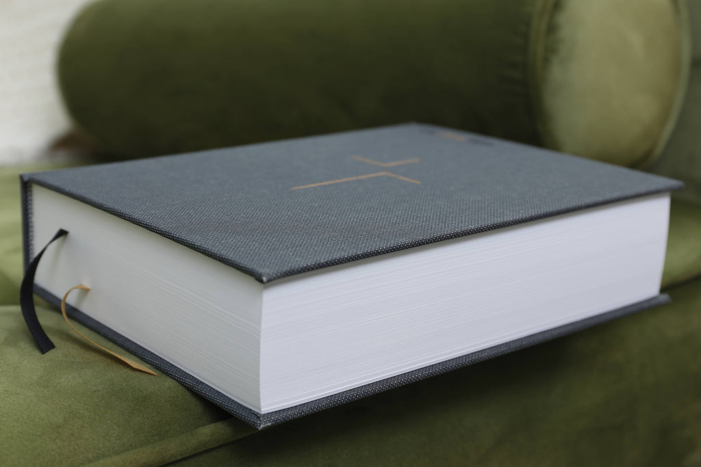 The Jesus Bible, ESV Edition, Cloth over Board, Gray